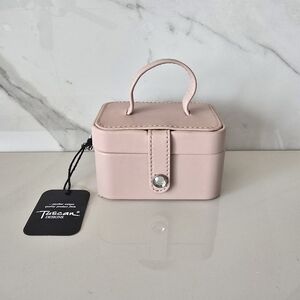 Tuscan Designs | Designs Pink Travel Jewelry Case